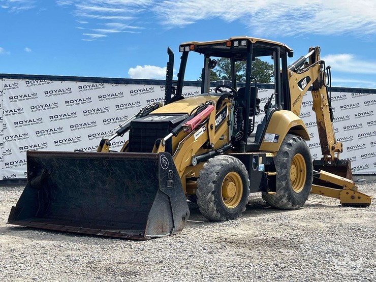 2017-caterpillar-420f2-it-image-1
