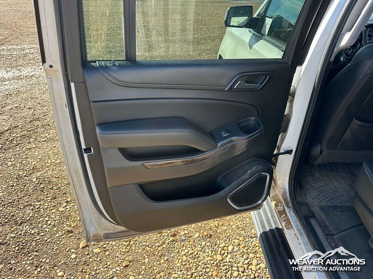 2018-chevrolet-suburban-image-25