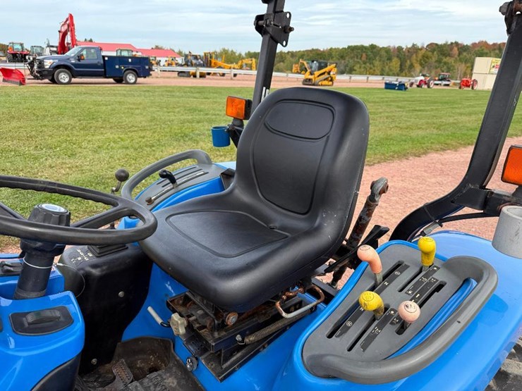 new-holland-tc25d-image-34
