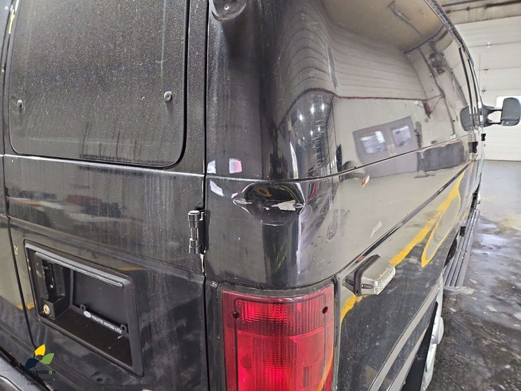 2013-ford-e150-image-33