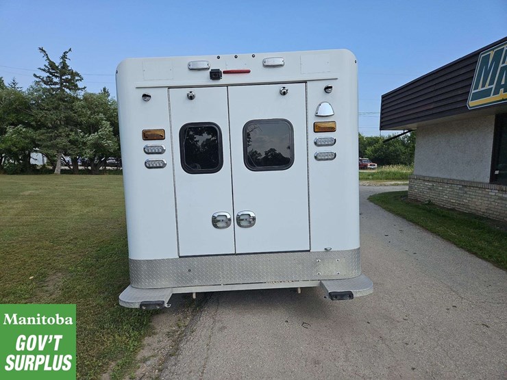 2020-chevrolet-express-s/a-ambulance-image-6