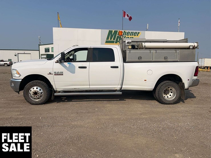 2015-dodge-3500-image-5