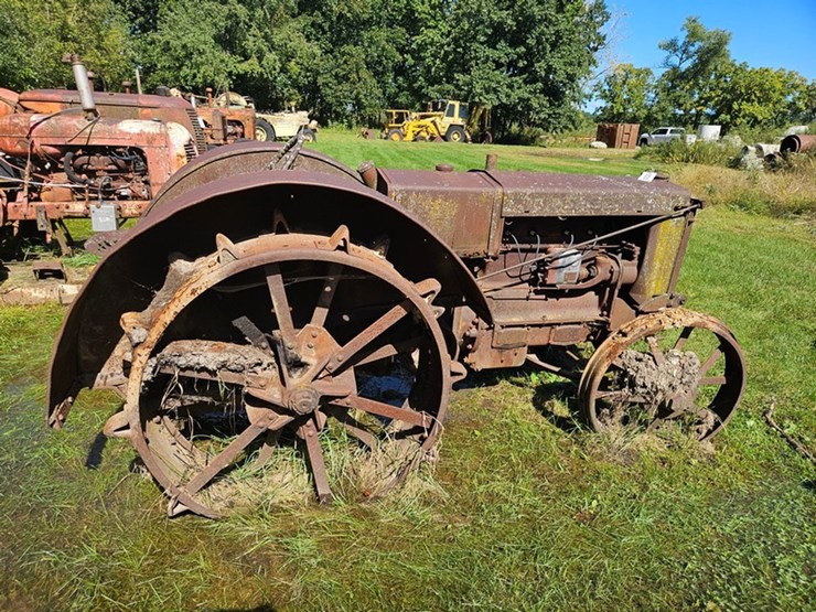 #2530-•-1939-case-c-tractor-image-6