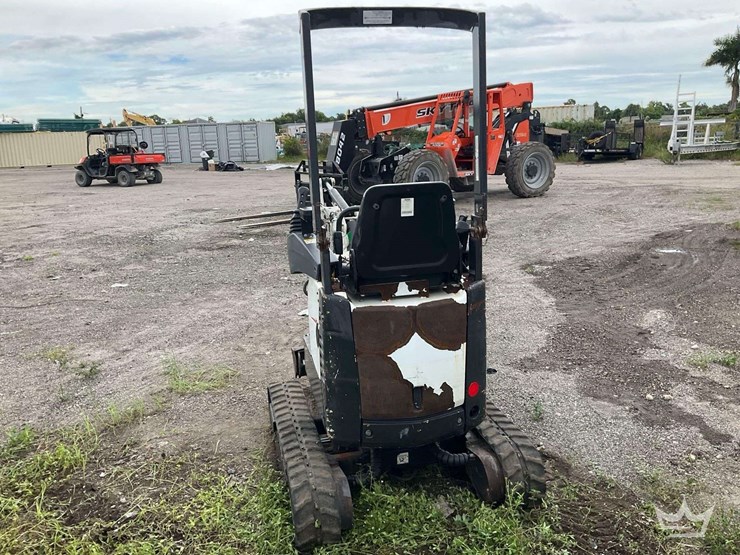 2021-bobcat-e10-image-23