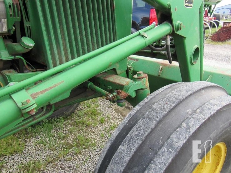 john-deere-2440-image-22