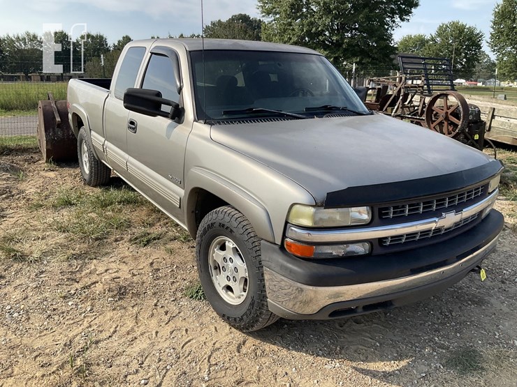 2000-chevrolet-silverado-1500-image-2