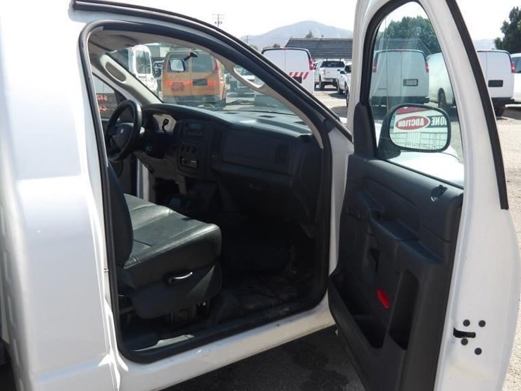 2005-dodge-ram-2500-image-11