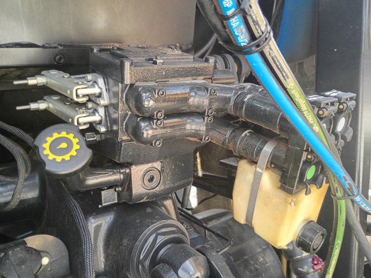 2021-new-holland-ts6.110-image-56