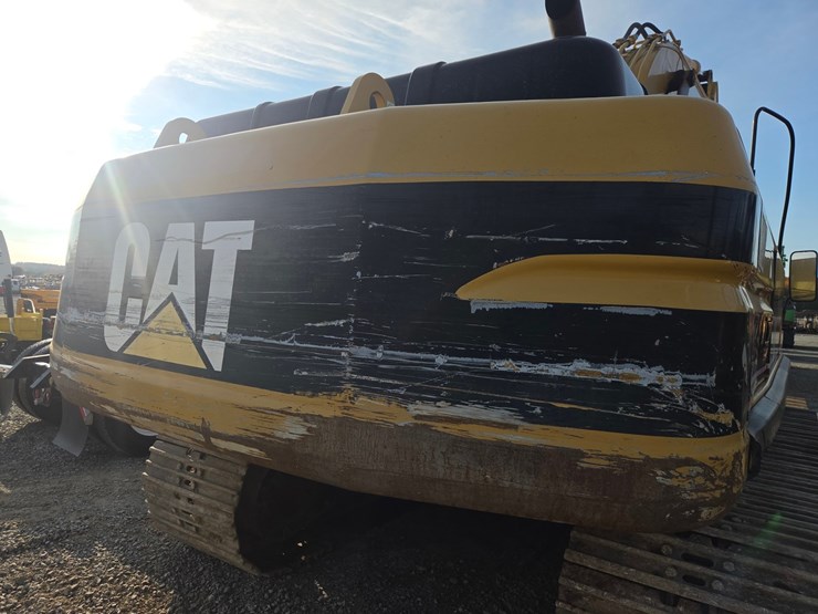 caterpillar-330b-image-42