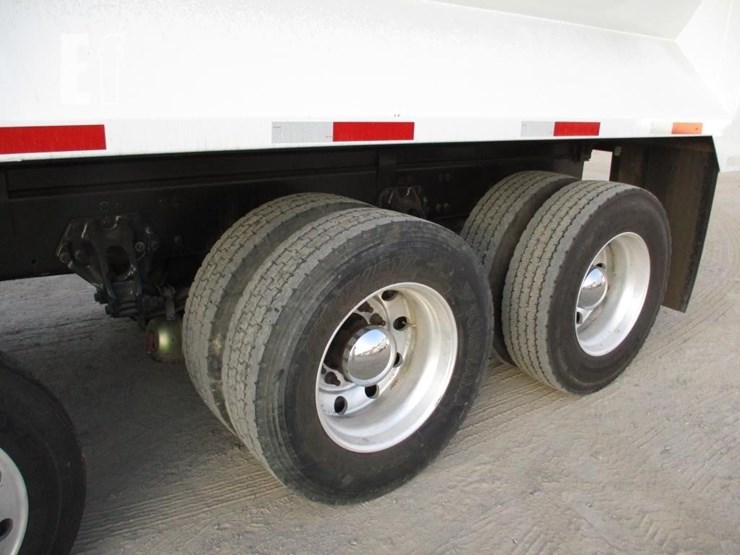 2020-peterbilt-579-image-26
