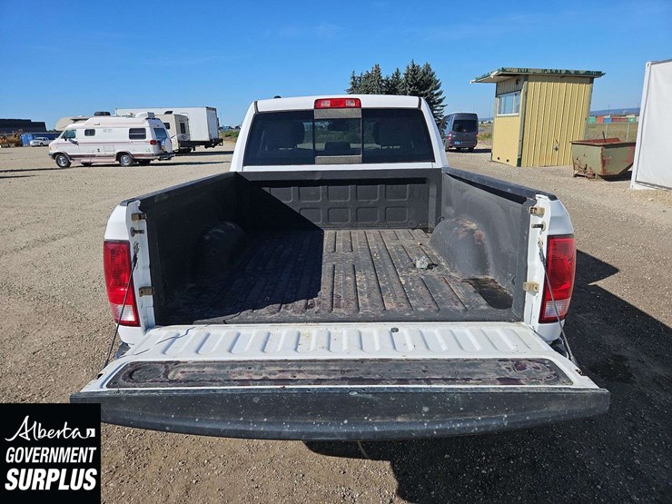 2014-dodge-1500-image-15