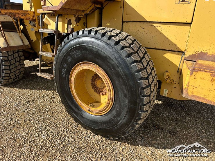 caterpillar-938f-image-37