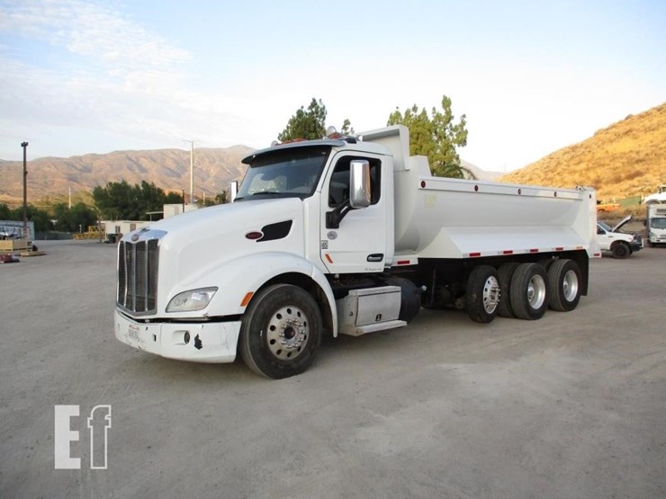 2020-peterbilt-579-image-1