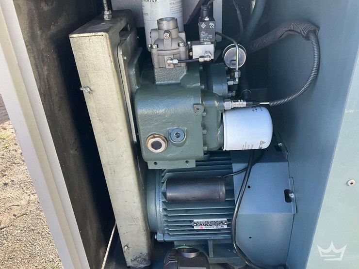 fs-curtis-125psi-air-compressor-image-11