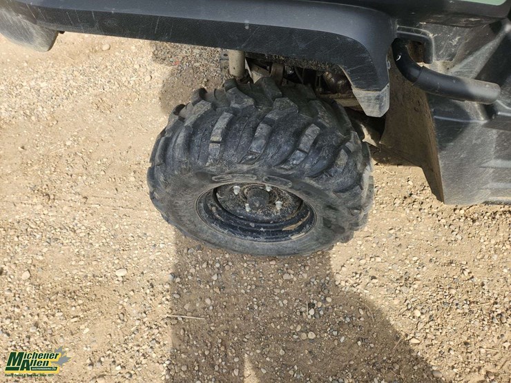 2019-john-deere-gator-image-11