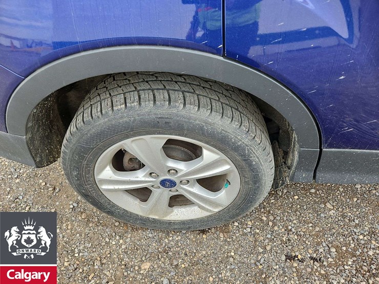 2015-ford-escape-se-image-11