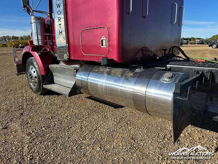 2011-kenworth-t800-image-73