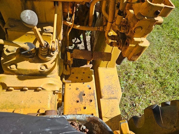 #2532-•-massey-ferguson-80b-loader-tractor-image-21