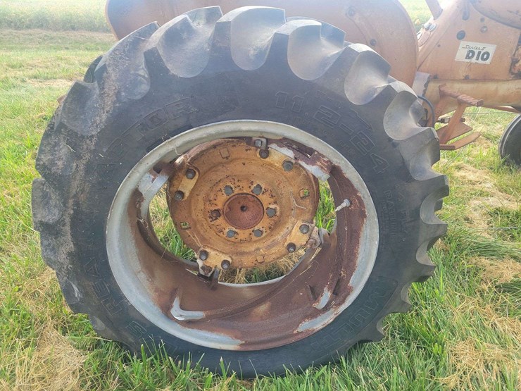 allis-chalmers-d10-tractor-image-13