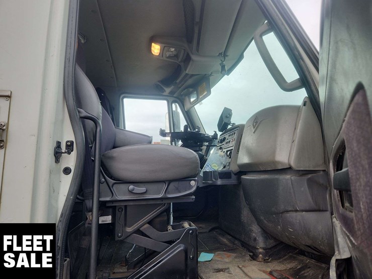 2013-international-durastar-4400-image-16