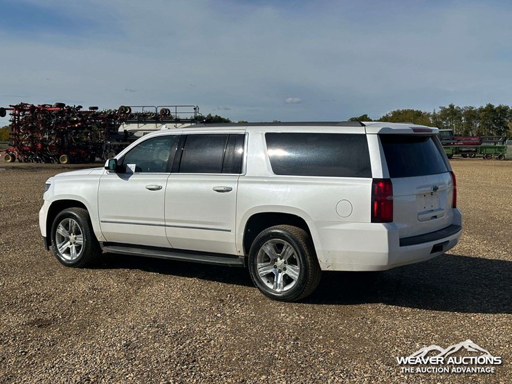 2018-chevrolet-suburban-image-4