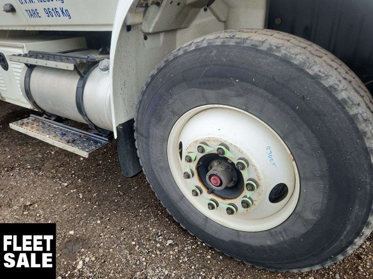 2013-international-durastar-4400-image-12