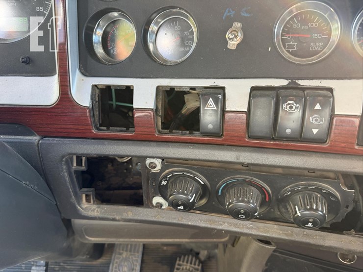2006-kenworth-w900-image-20