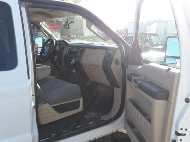 2010-ford-f450-image-25
