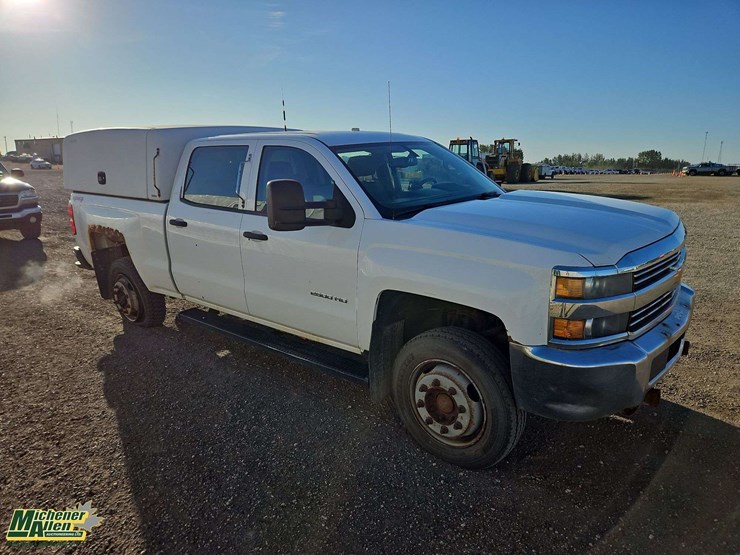 2015-chevrolet-silverado-2500hd-image-2