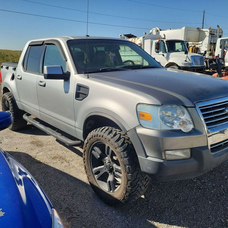 FORD EXPLORER SPORT TRAC