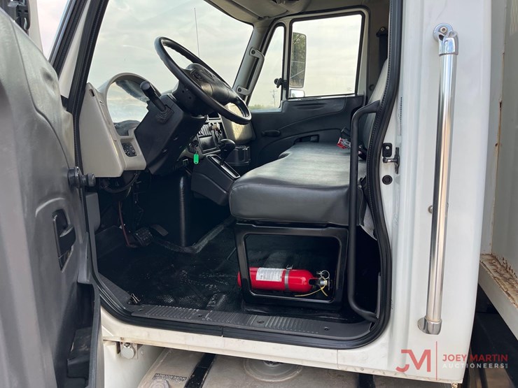 2012-international-durastar-4300-image-13