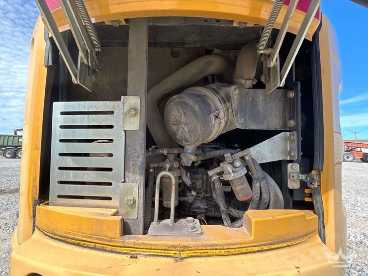 2015-deere-26g-image-7