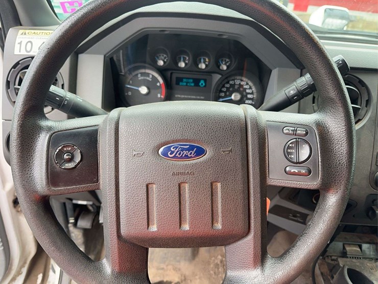 2015-ford-f550-xl-image-24