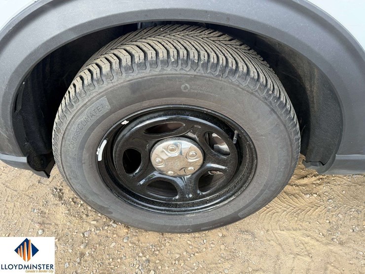 2021-ford-explorer-image-9