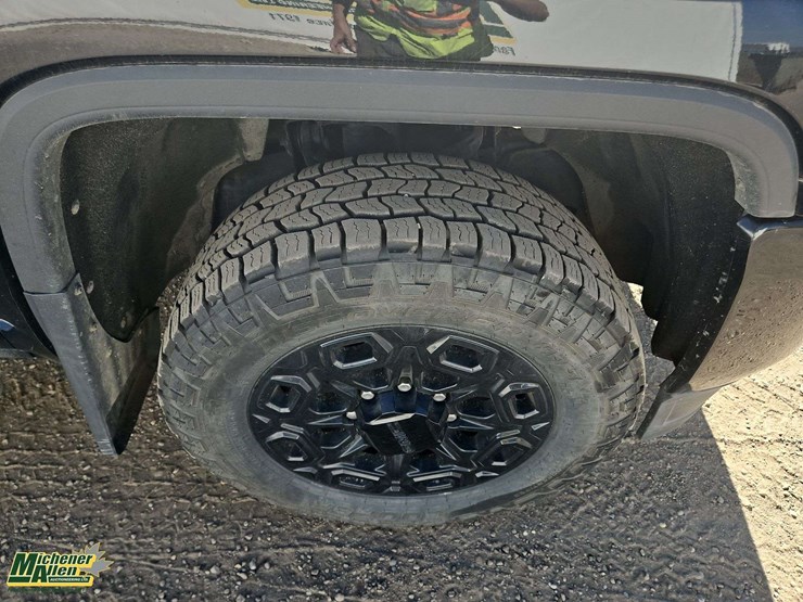 gmc-sierra-2500hd-image-12