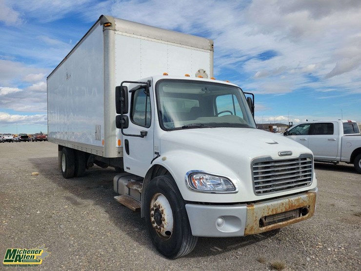 2006-freightliner-m2-106-image-2