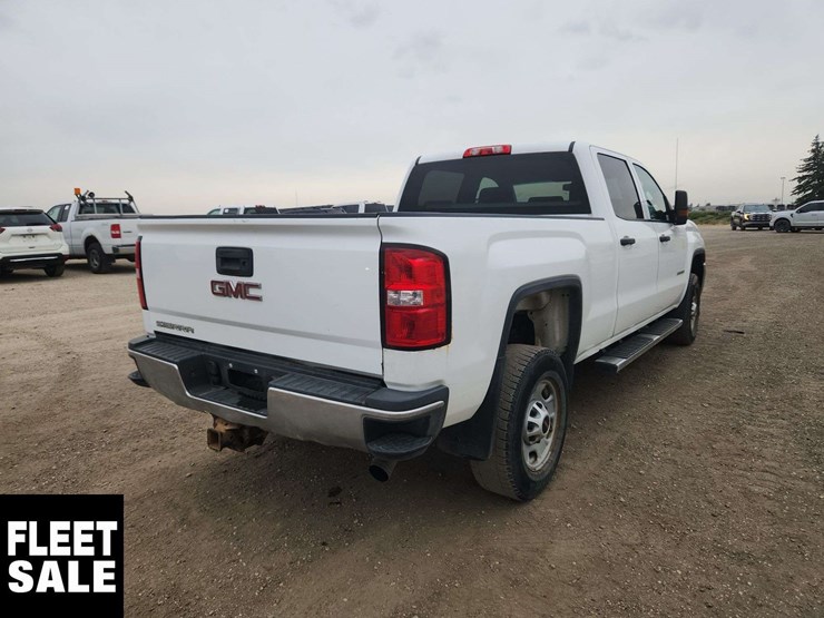 2015-gmc-sierra-2500hd-image-4