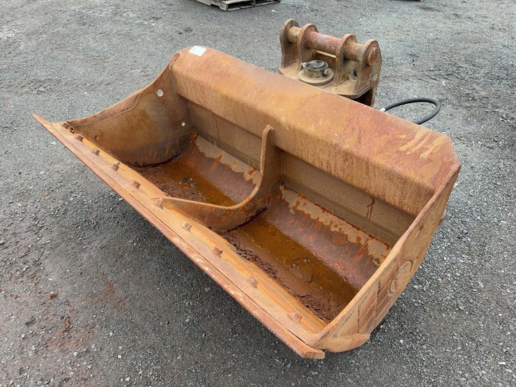 60”-bucket-for--excavator-image-1