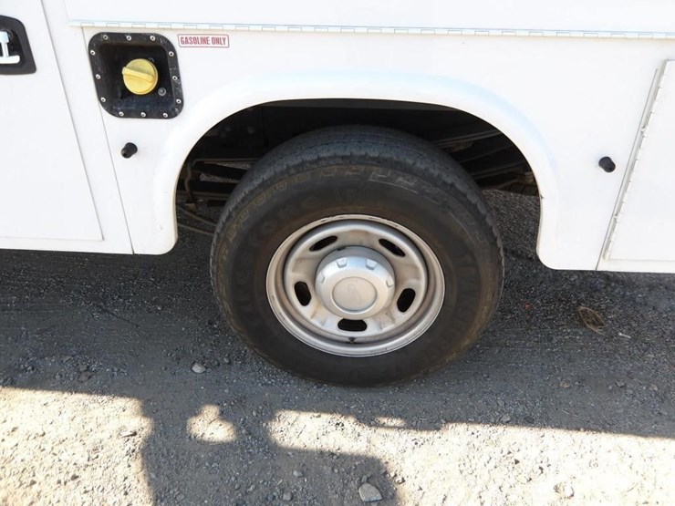 2019-ford-f250-xl-image-5