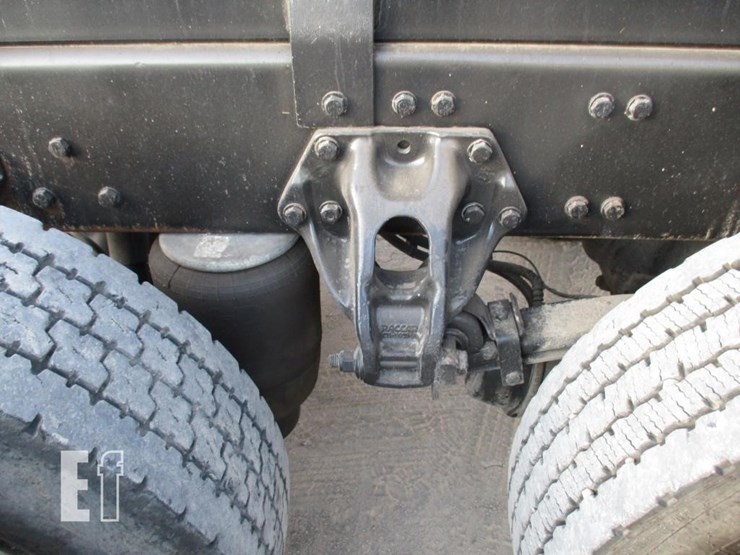 2020-peterbilt-579-image-22