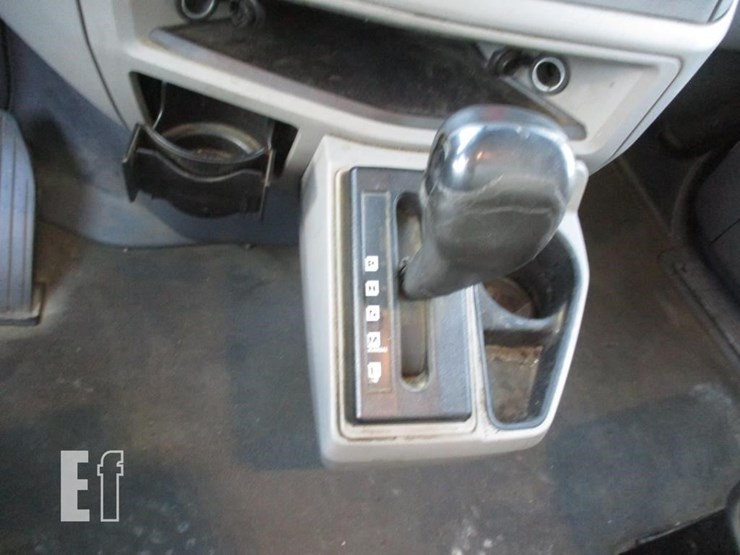2016-peterbilt-579-image-11