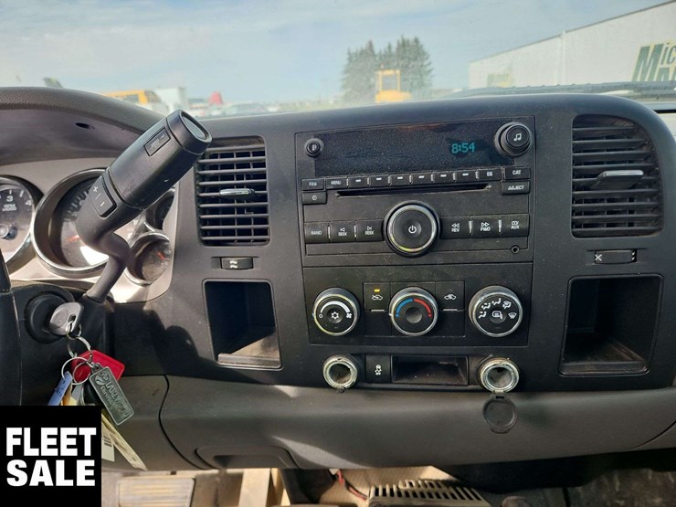 2014-chevrolet-silverado-2500hd-image-19