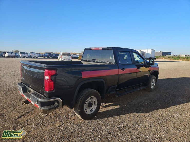 2020-chevrolet-silverado-2500hd-image-4