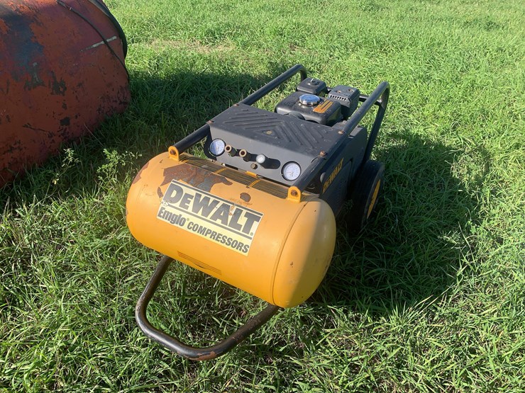 dewalt-air-compressor-image-1