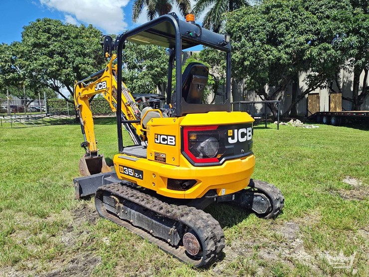 2025-jcb-35z-1-image-4