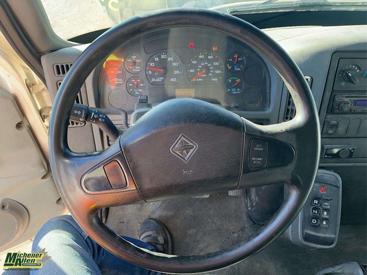 2005-international-durastar-4300-image-16