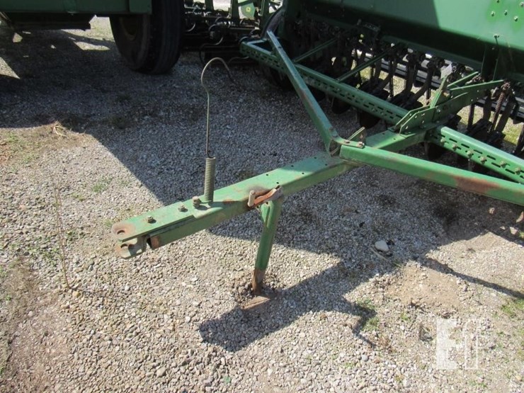 john-deere-8300-image-3