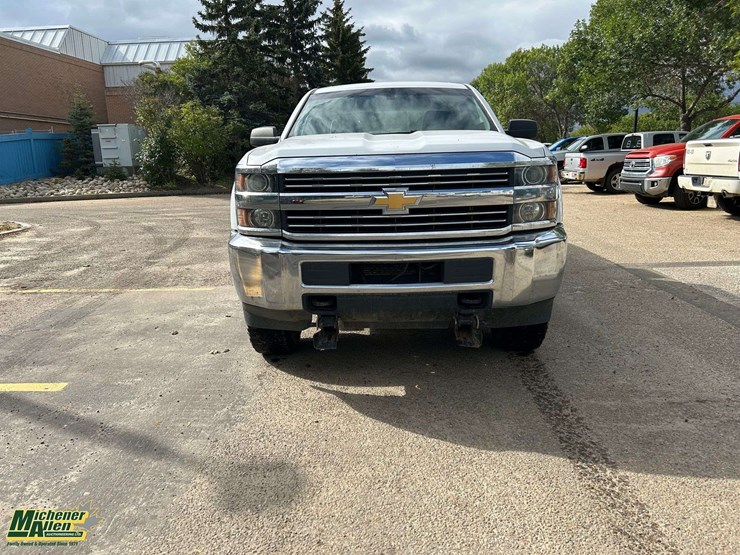 2018-chevrolet-silverado-2500hd-image-5