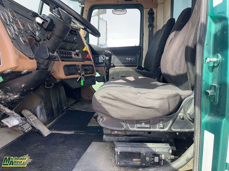 2016-western-star-4900-image-13