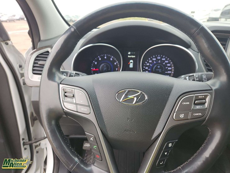 2014-hyundai-santa-fe-sport-image-18